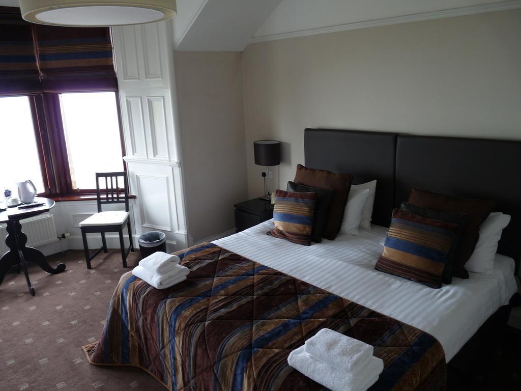 The Spinnaker Hotel Gourock Room photo